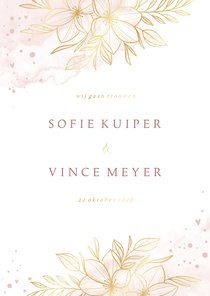 Trouwkaart romantisch gouden bloemen met roze waterverf
