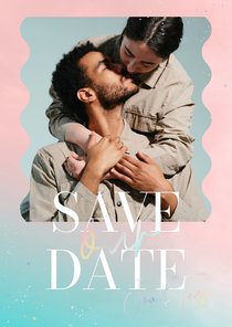 Trouwkaart save the date blauw roze holografisch met foto