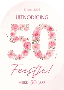 Uitnodiging boogvorm 50 jaar in roze bloemen verjaardag
