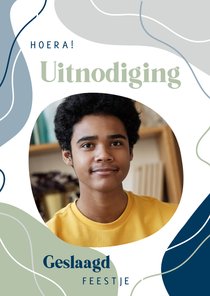 Uitnodiging geslaagdfeestje abstract met lijnen & foto stoer