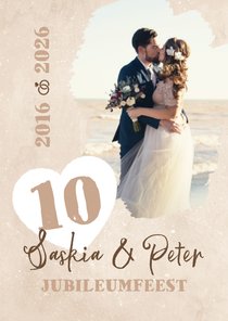 Uitnodiging jubileumfeest 10 jaar beige liefde hart