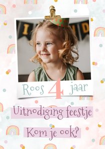 Uitnodiging kinderfeestje met regenboogjes en foto