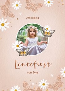 Uitnodiging lentefeest met vlinders en bloemen