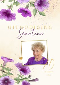 Uitnodiging met paarse petunia's