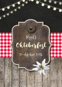 Uitnodiging oktoberfest hout en lampjes