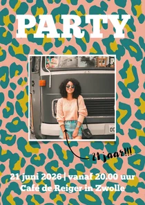 Uitnodiging voor een verjaardagsfeest met hippe panterprint