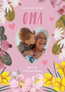 Verjaardagskaart bloemen en hartjes met foto hart