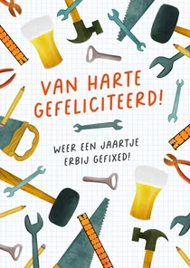 Verjaardagskaart met bier en gereedschap