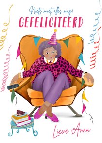 Verjaardagskaart met dame in luie stoel