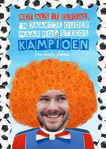 Verjaardagskaart met foto en oranje pruik