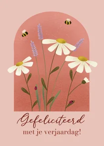 Verjaardagskaart met madeliefjes en lavendel