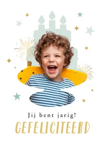 Verjaardagskaart taart jarig sterren foto gefeliciteerd