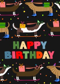 Verjaardagskaart teckels op skateboards