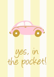 Vrolijke gestreepte gele geslaagdkaart voor auto rijbewijs