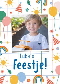 Vrolijke uitnodiging kinderfeestje foto ballon ster hoedje