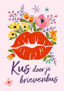 Wenskaart kus met bloemen door je brievenbus