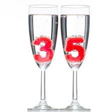 35 in champagne glazen