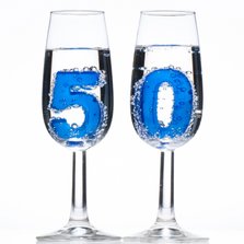 50 in champagne glazen
