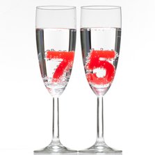 75 in champagne glazen