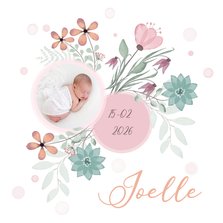 Geboortekaart bloemen en cirkel voor babyfoto