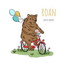 Geboortekaartje met grote beer op de fiets