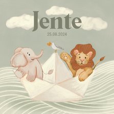 Geboortekaartje zoon met papieren bootje, leeuw en olifant