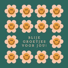 Groovy wenskaartje met retro smiley bloemen