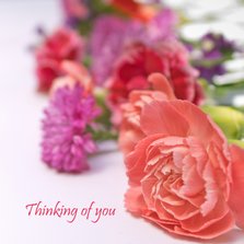 Ik denk aan je kaart met paarse en roze bloemen