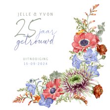 Jubileum trouwen kaart met stijlvol kleurige bloemen
