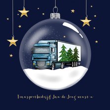 Kerstkaart - glazen kerstbal met vrachtwagen