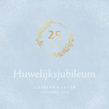 Klassieke lichtblauwe jubileumkaart met gouden ornament