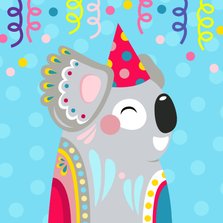 Koala verjaardagskaart met confetti en slingers
