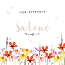 Lentefeest uitnodiging met veldbloemen en vlindertjes