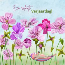 Leuke verjaardagskaart met roze bloemen en muisje