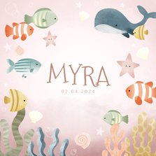 Lief geboortekaartje meisje oceaan met visjes en plantjes