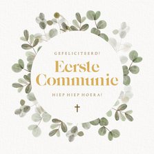 Moderne felicitatiekaart eerste communie met eucalyptus