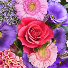 Mooie bloemenkaart met kleurrijk boeket