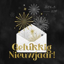 Nieuwjaarskaart envelop vuurwerk goud sterren 2024