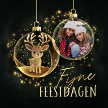 Sprankelende kerstkaart hertje in kerstbal fijne feestdagen