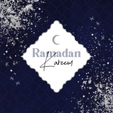 Stijlvolle kaart Ramadan Kareem maan zilver sterren patroon