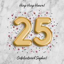 Stijlvolle verjaardagskaart met folieballon '25' en confetti
