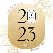 Stijlvolle zakelijke kerstkaart gouden ovaal logo en jaartal