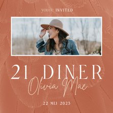 Uitnodiging 21 diner met foto en veren stijlvol