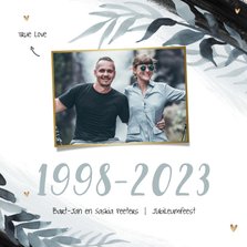 Uitnodiging jubileum 25 jaar stijlvol bladeren foto hartjes