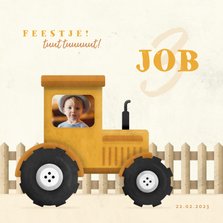 Uitnodiging kinderfeestje tractor met foto en hekje