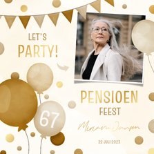 Uitnodiging pensioenfeest met slingers ballonnen en confetti