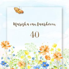 Uitnodiging veldbloemen met vlinder