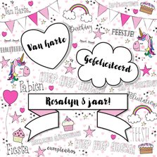 Verjaardag feestelijke kaart handletteringstijl met unicorns