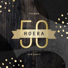 Verjaardagskaart 50 jaar goud met krijtbord en hout abstract