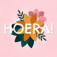 Verjaardagskaart hoera met bloemen